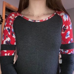 Three quarter sleeve grey and red top